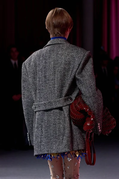 Look 48